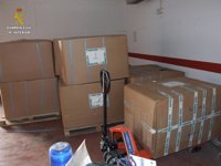Detenidos dos varones con 2.000 kilos de tabaco de contrabando en Guillena (Sevilla)