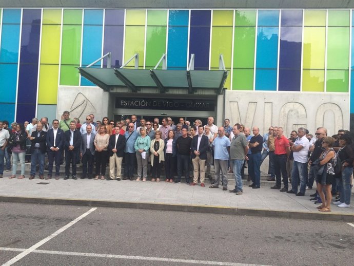 Cinco minutos de silencio de comités de Renfe y ADIF por accidente de O Porriño