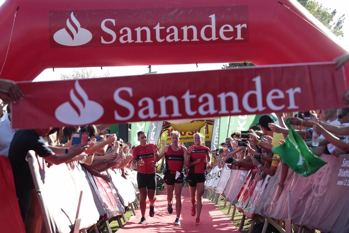 Belmonte, Indurain y Antón, en el Santander Triathlon Series de Sevilla.