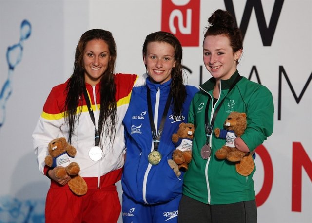 Sarai Gascón plata en 100 mariposa S9