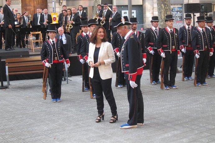 Mercè Conesa en la ofrenda al monumento de Rafael Casanova por la Diada
