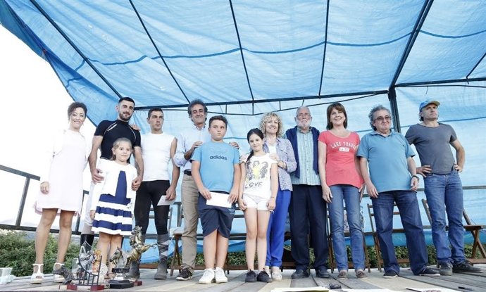 Autoridades en la fiesta de Molledo 