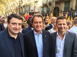 A.Esteban (PNV) junto a A.Mas (PDC) en los actos de la Diada
