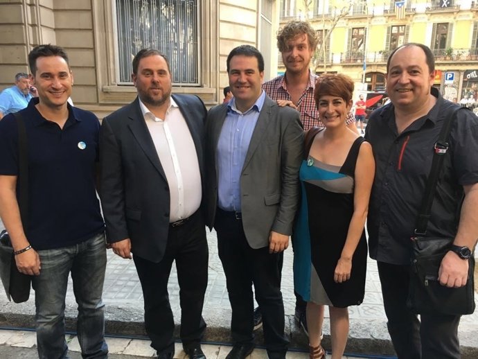 : Delegación De EH Bildu En La Diada Con O.Junqueras (ERC).