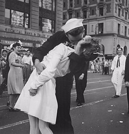 Beso en Times Square