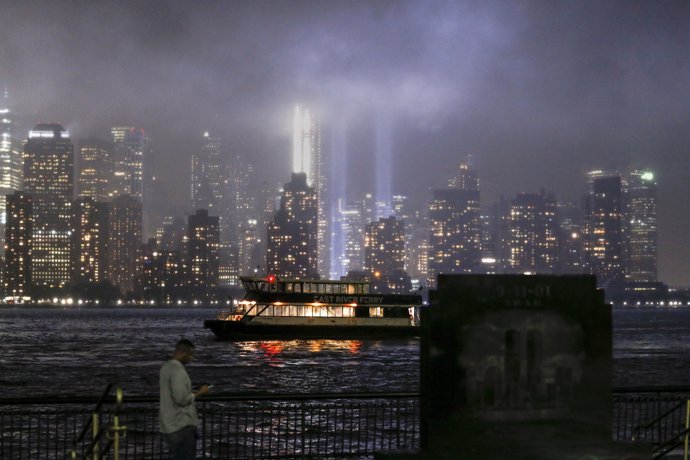 Homenaje a los caídos en el 14 aniversario del 11S