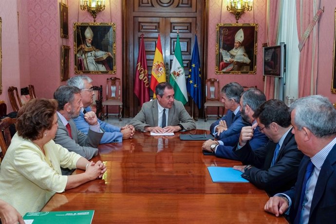 Reunión del Ayuntamiento de Sevilla, con Junta y Autoridad Portuaria.
