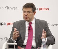 Catalá replica a Puigdemont que el referéndum es ilegal y avisa que si lo convoca caerá sobre él todo el peso de la ley