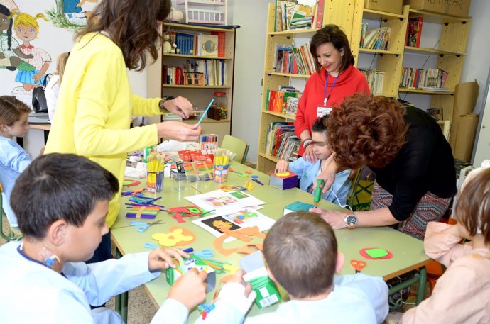Varios pacientes infantiles reciben clase en el Hospital de Jaén.