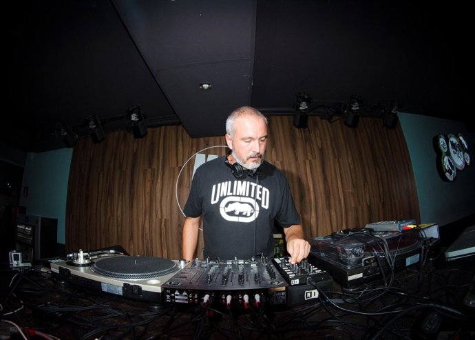 El dj Oswaldo Hernández