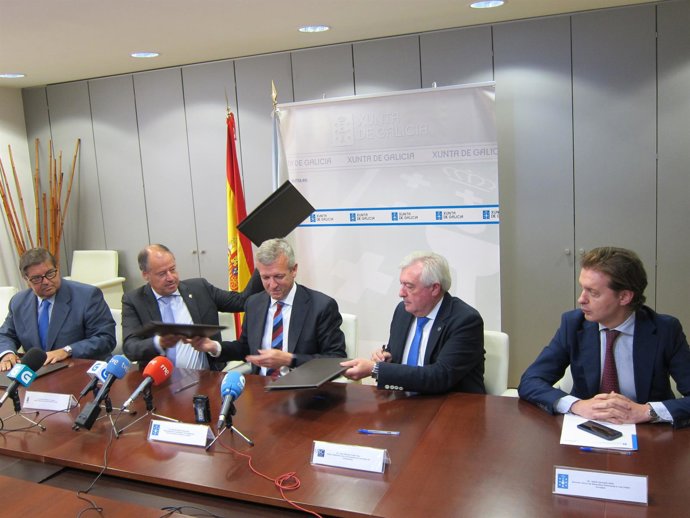 Firma del convenio entre rectores y Rueda