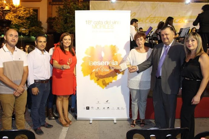 Autoridades durante la presentación