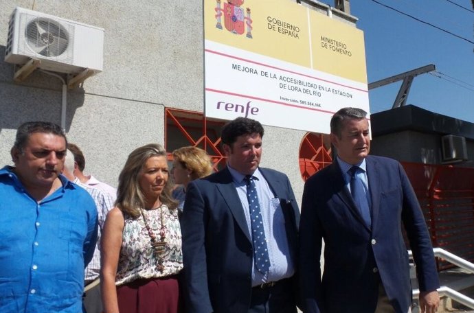 Sanz inaugura las obras de la estación de Lora