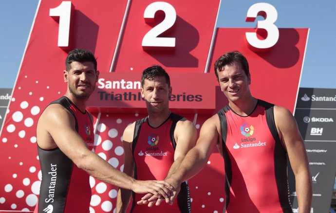 Luque, Capdevila y Pavón en el Triathlon Series Sevilla