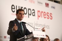 Rivera insta al TC a resolver ya si el Parlamento puede o no controlar al Gobierno