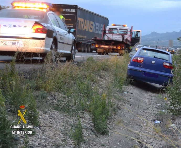 Salida de vía de vehículos que conducían sin carné