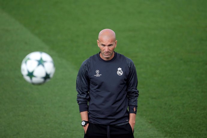 Zidane (Real Madrid) en entrenamiento de Champions
