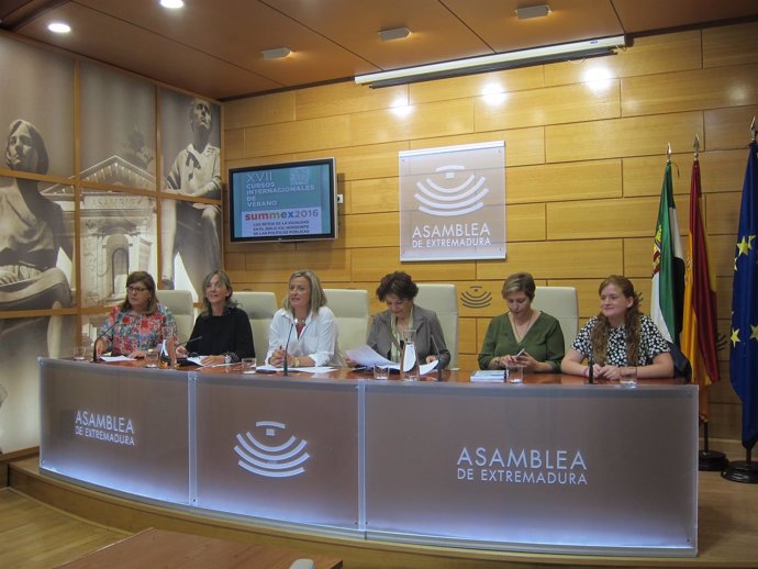Presentación del curso en la Asamblea de Extremadura