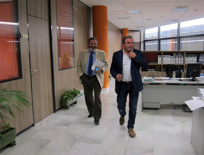 Lillo y Ortega tras la reunión sobre el dispositivo contra el furtivismo.