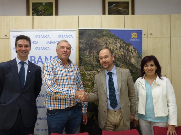 Firma de convenio de Abanca con la DO Ribeira Sacra