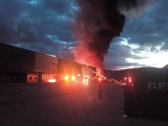 Incendio en planta de tratamiento de pasta de pan de Chiloeches