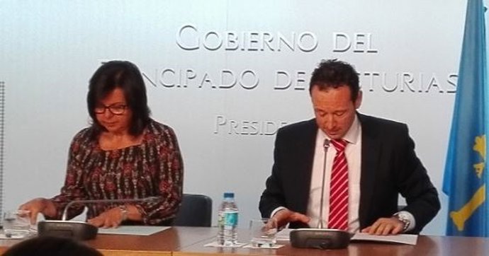 Los consejeros de Presidencia y Desarrollo Rural en rueda de prensa