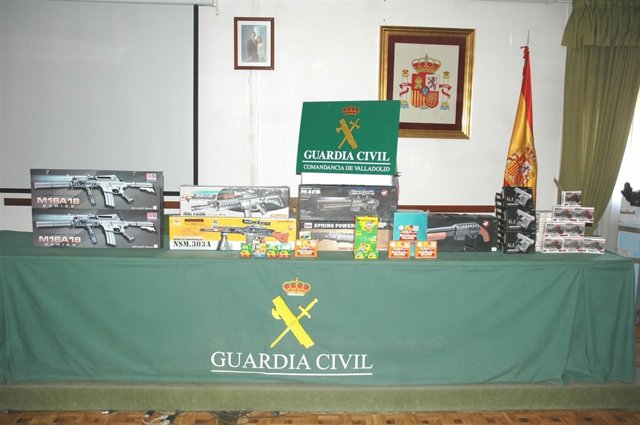 Armas y material pirotécnico incautado