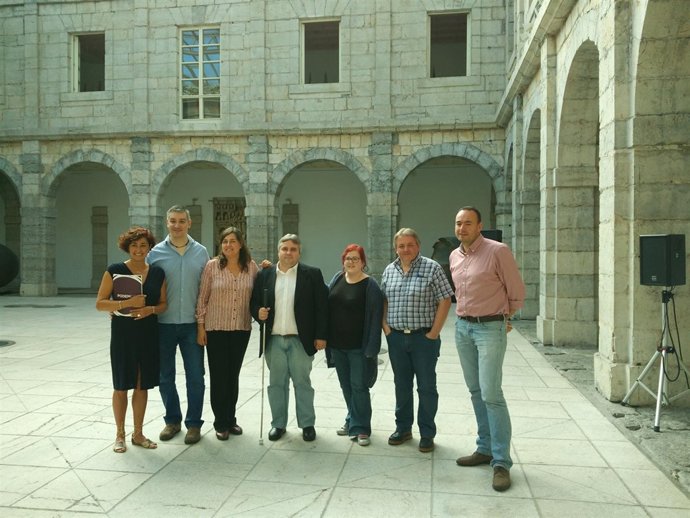 Rueda de prensa de Podemos en el Parlamento de Cantabria 