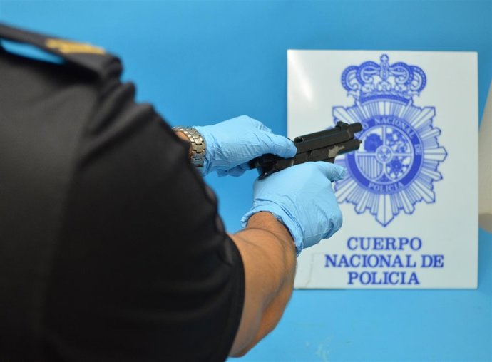 Nota De Prensa Policial: "La Policía Nacional Detiene A Dos Personas En Un Locut