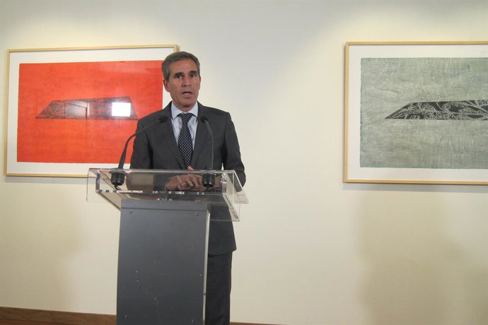 Sanz Vitorio atiende a los medios tras la reunión Junta-C's