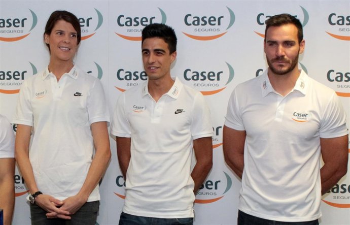 Joel González, flanqueado por Ruth Beitia y Saúl Craviotto