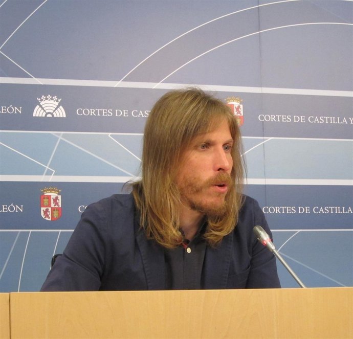 El portavoz de Podemos, Pablo Fernández