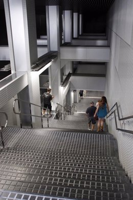 Acceso al vestíbulos de la estación de la Plaça Major de FGC en Sabadell 