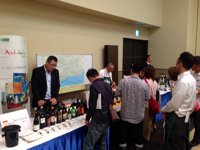 Restauradores y hosteleros japoneses conocen la calidad de vinos andaluces