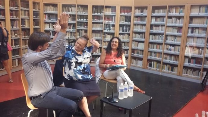 Bailaora Matilde Coral y antropóloga Cristina Cruces.