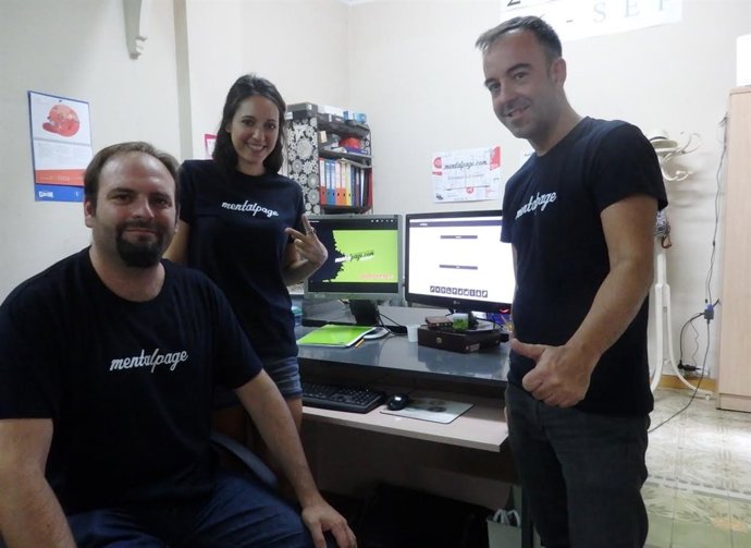 Responsables de Mentalpage, en las oficinas ubicadas en Zaragoza.