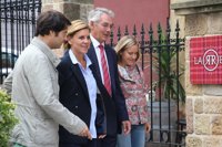 Cospedal dice que la gestión de la RGI del Gobierno vasco es "confundir la solidaridad con la compra de votos"