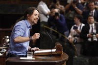 Pablo Iglesias asiste a la toma de posesión de Violeta Barba