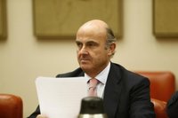 Guindos pide a Barberá que deje el escaño