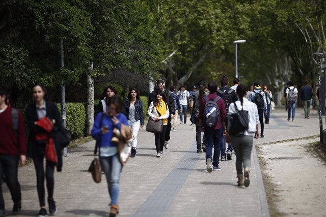 Universidad, alumnos, estudiantes, estudios, matrícula, universitarios, clases