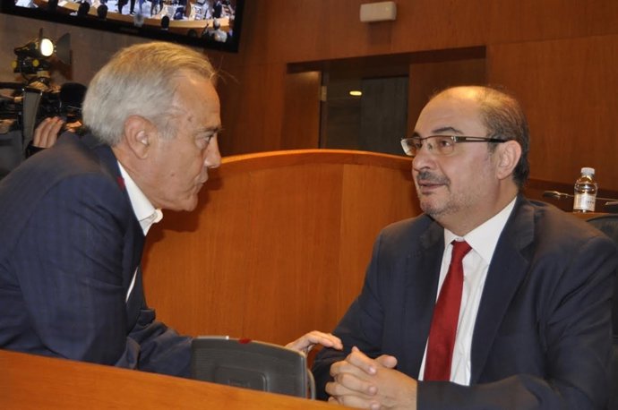 Javier Lambán (dch) en las Cortes de Aragón este jueves.