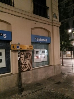 Pintada en calle Cetti Meriem, en el centro de Granada