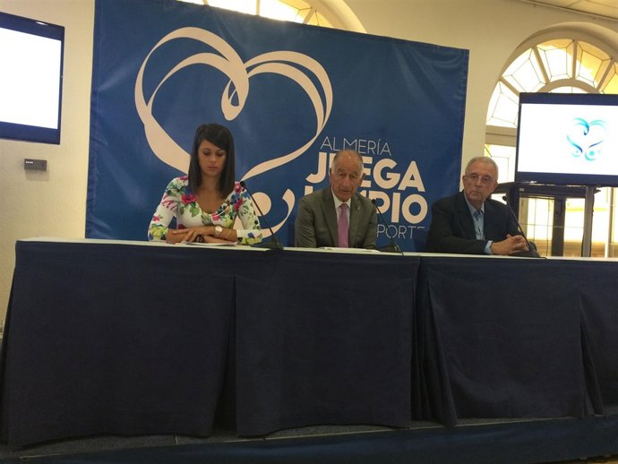 La campaña 'Almería Juega Limpio' se extiende por todo el deporte provincial.