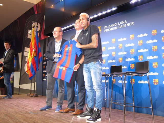Neymar, jugador del FC Barcelona en un acto publicitario