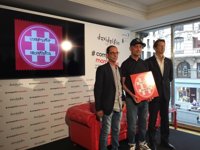 David Delfín diseña el logo de la campaña #compartirmomentos