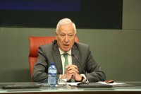 Margallo dice que a Barberá se le dieron dos opciones: dejar el Senado o dejar el PP