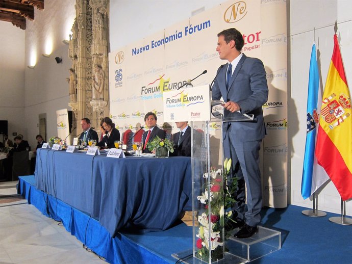 El líder de Ciudadanos, Albert Rivera, en un desayuno en Santiago