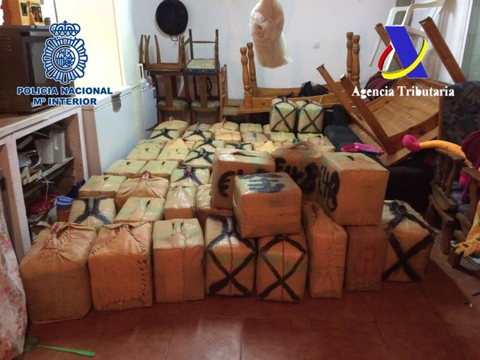 Nota Y Fotografia Relacionada:"Intervenidas Tres Toneladas De Hachís Que Un Grup