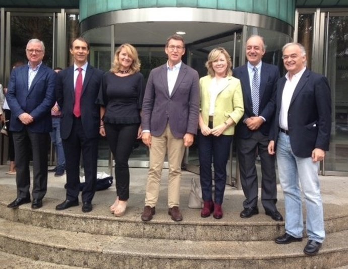 Eurodiputados junto al candidato popular a la Xunta, Alberto Núñez Feijóo