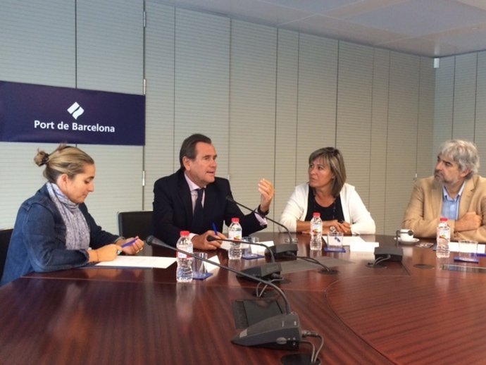Visita de la alcaldesa de Hospitalet al Puerto de Barcelona
